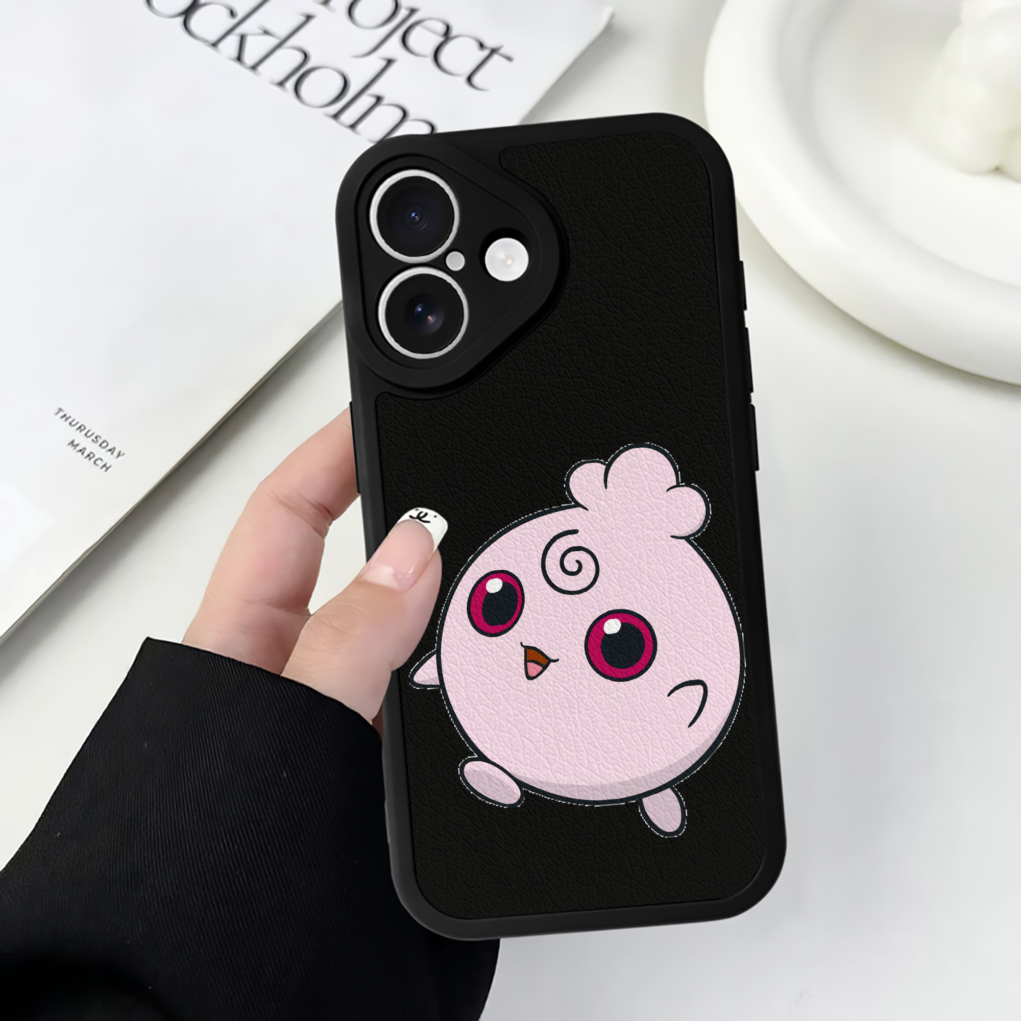 （画像用） ポケットモンスター Pokémon 【iPhone 16シリーズ対応】シリコンスマホケース（レザー調） 材質：シリコン
